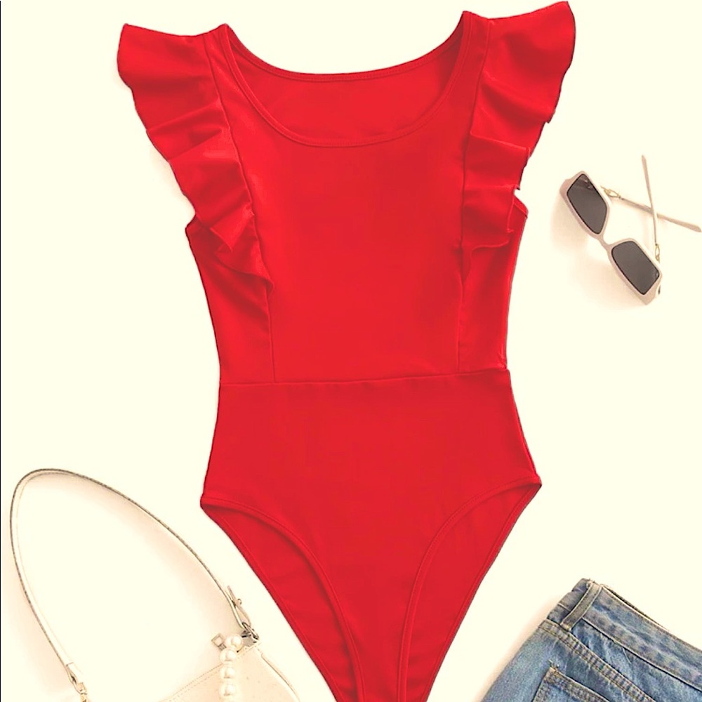 I have 2 of these,perfect to go with striped pants,skirt or shorts!